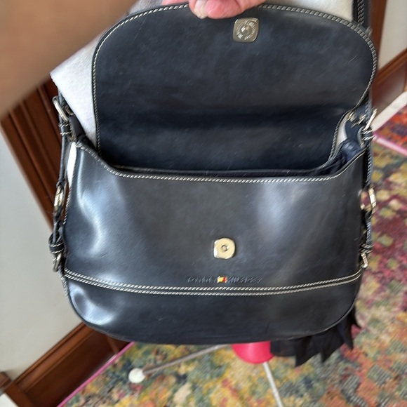 Tommy Hilfiger leather extra smooth Crossbody bag  navy blue/white stitching EUC - Picture 5 of 17